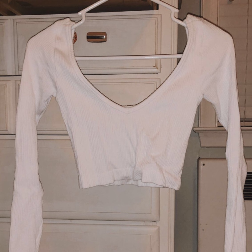 UO cropped long sleeve top